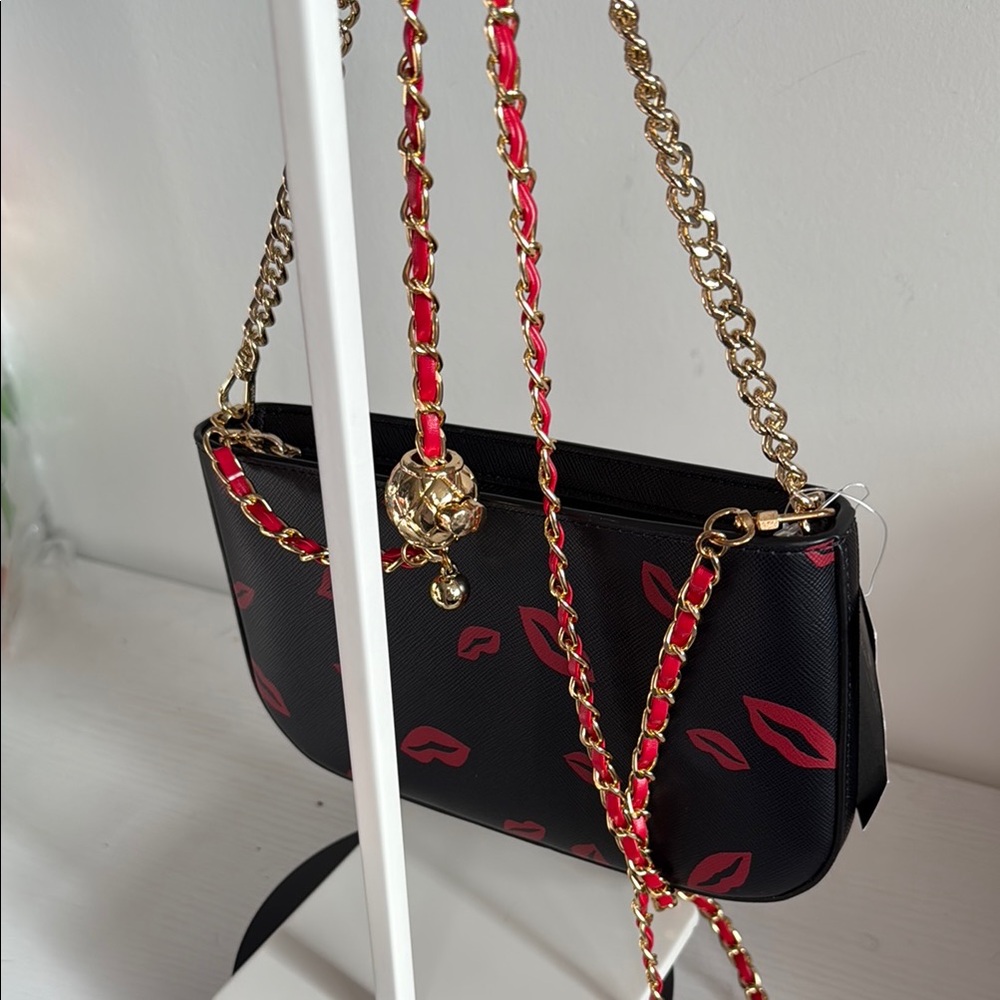 Kate Spade Black and Red Crossbody Bag with Lip Print NWT - Picture 5 of 5